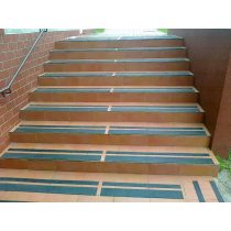   Banda antiderapanta GRP - Pietoni - 100mm x 600mm - Negru RAL 9005