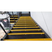 Treapta antiderapanta din GRP - Industriala - 250mm x 55mm x 400mm - Negru, strat protector galben